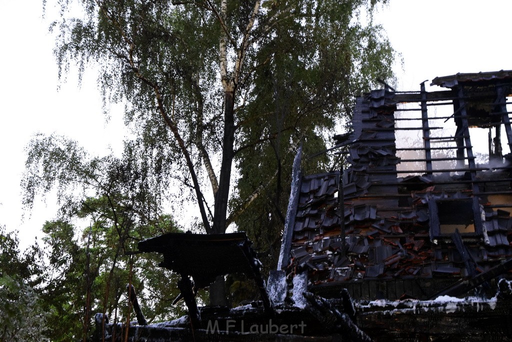 Grossfeuer Einfamilienhaus Siegburg Muehlengrabenstr P0767.JPG - Miklos Laubert